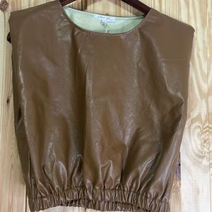 Cloud Ten. Women’s size large. Sleeveless Faux leather shirt.